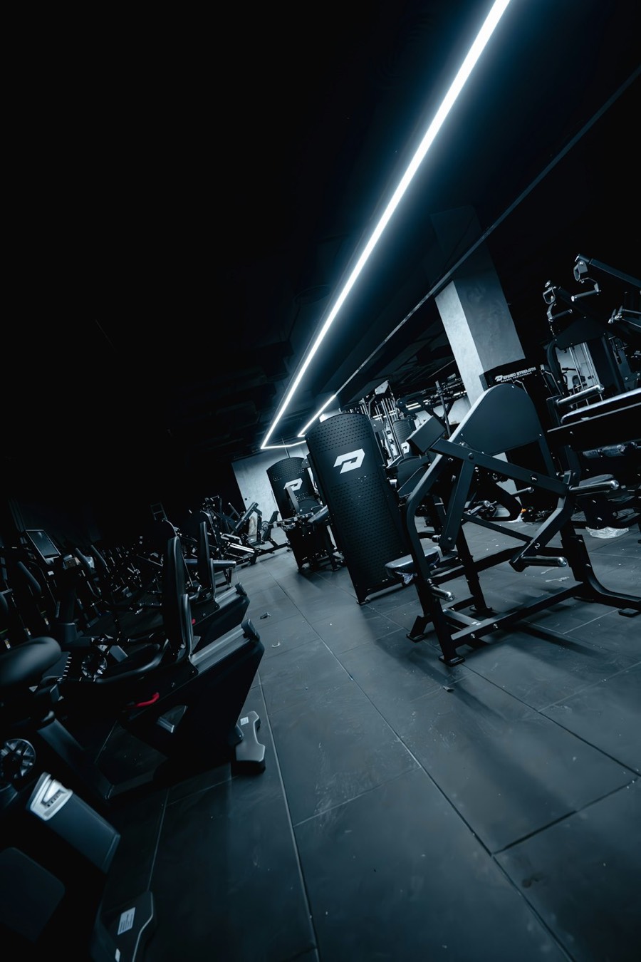 Machines de musculation guidée